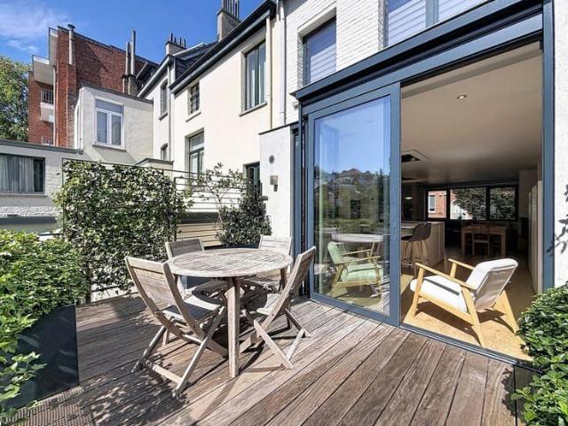 Superbe triplex à louer 3 chambres et 1 bureau