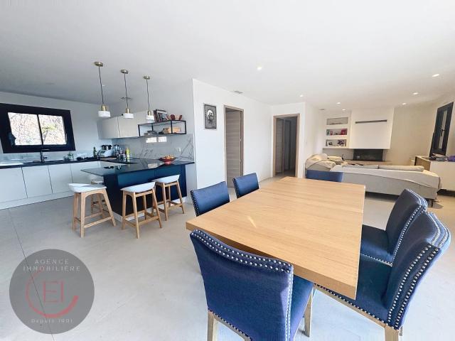 Superbe Vue Pour Cette Jolie Villa Renovee! 120m² Mandelieu la Napoule