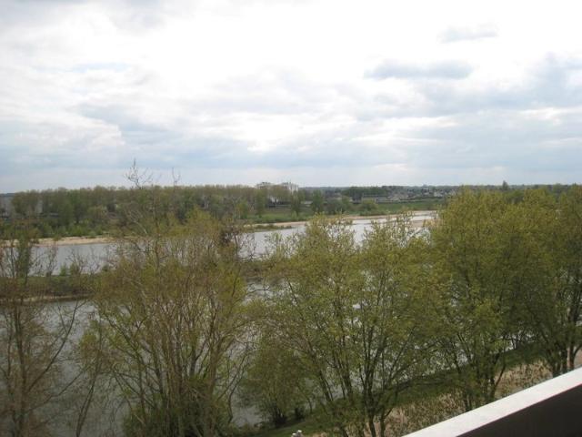 Superbe vue sur Loire Appartement 2 pièces de 47,25 m² Balcon exposé Sud Cave Parking sous sol