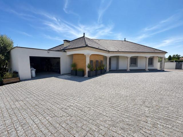 Superbe Villa + Maison indépendante avec piscine 160m² Montluçon