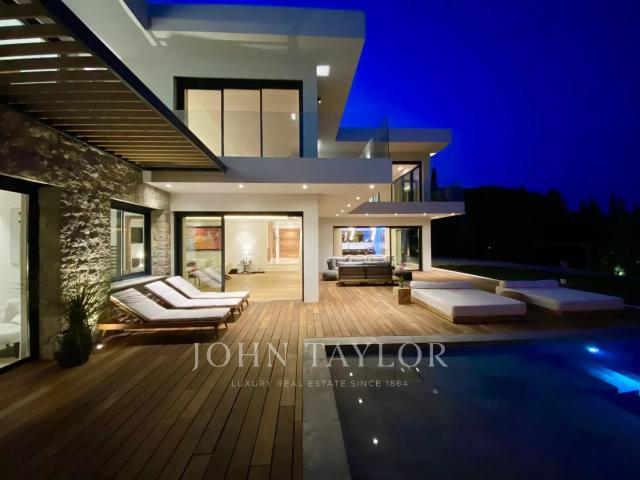 Superbe villa moderne au calme à louer proche Cannes