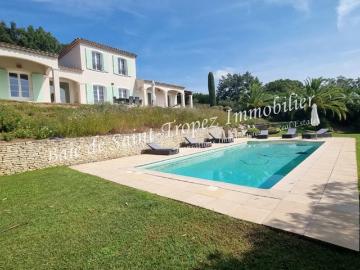 Villa avec piscine sur 4000m2