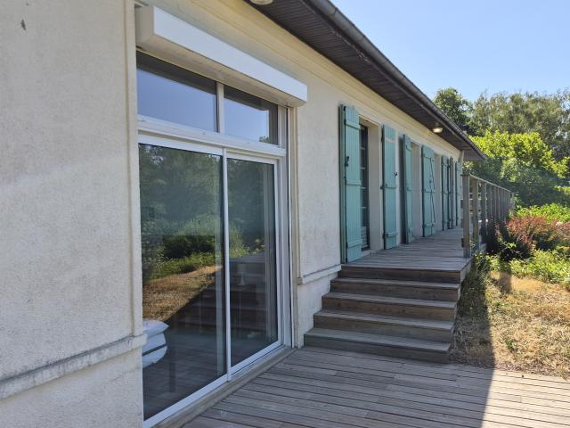 Superbe villa avec vue imprenable sur lac