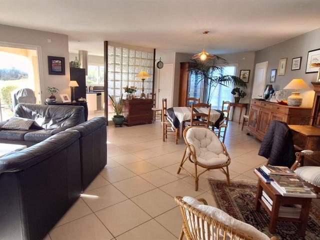 ? Superbe villa avec vue panoramique sur les Pyrénées Pisc. 174m² Mirande