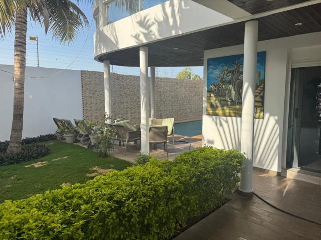 Superbe villa contemporaine à louer avec piscine dans un quartier résidentiel recherché