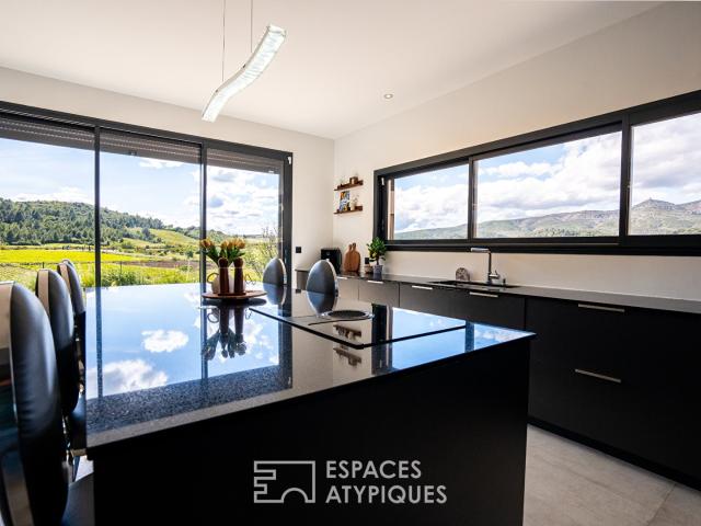 Superbe villa contemporaine avec vue imprenable sur les mass. 198m² Perpignan
