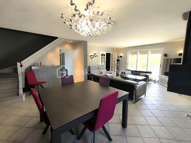 Superbe villa contemporaine de 188 m² avec piscine