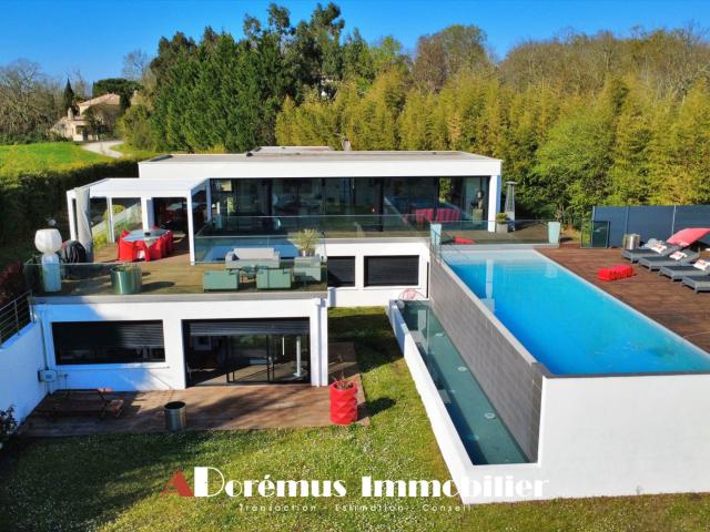 Superbe villa de prestige avec piscine à débordement à Bouli. 250m² Bouliac