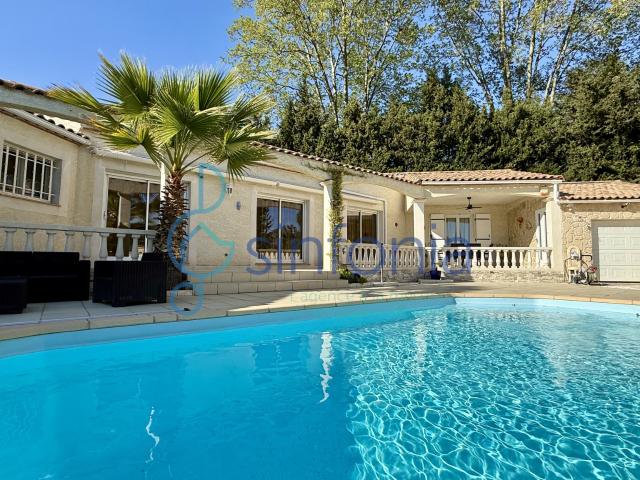Superbe villa familiale avec piscine et espace professionnel à deux pas d’Uzès