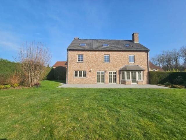 Superbe villa familiale proche du centre et des grands axes