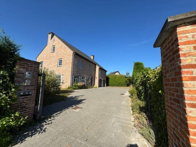 Superbe villa familiale proche du centre et des grands axes