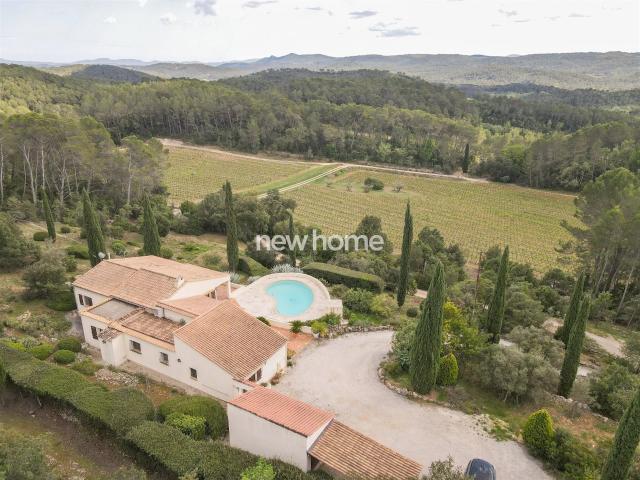 Superbe villa privée avec vue panoramique 152m² Entrecasteaux