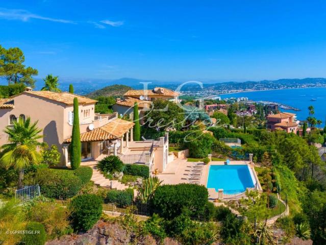 SUPERBE VILLA PROVENCALE AVEC VUE MER PANORAMIQUE