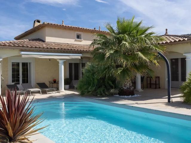 Superbe Villa T5 Proche Village Avec Piscine 160m² Aups