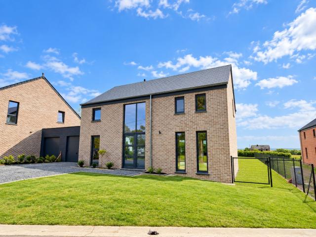 Superbe villa 4 façades à louer à Aye Marche en Famenne