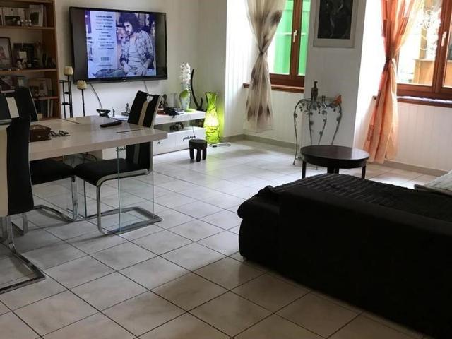 Superbe 2 pièces dans un immeuble calme avec jardin