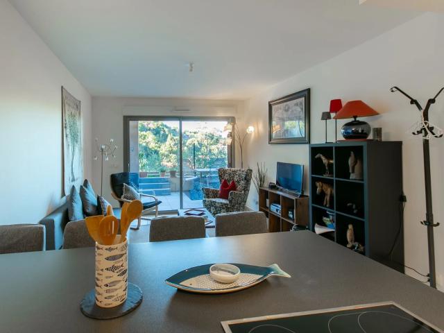 Superbe 2 pièces de 46 m2 avec terrasse, cave et parking, Th. 45m² Théoule sur Mer
