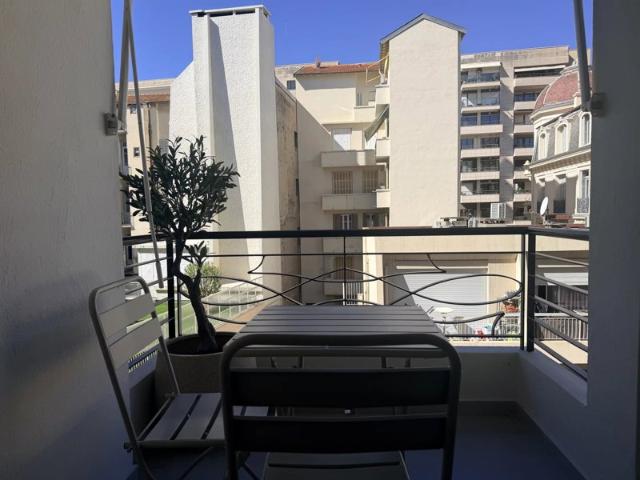 Superbe 2 pièces entièrement rénové – Terrasse