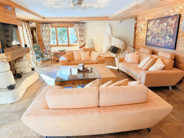 Superbe 4,5 Zimmer Wohnung, geräumig & hell Hochwertig Wellnessbereich Gut gelegen Ski in/Ski out