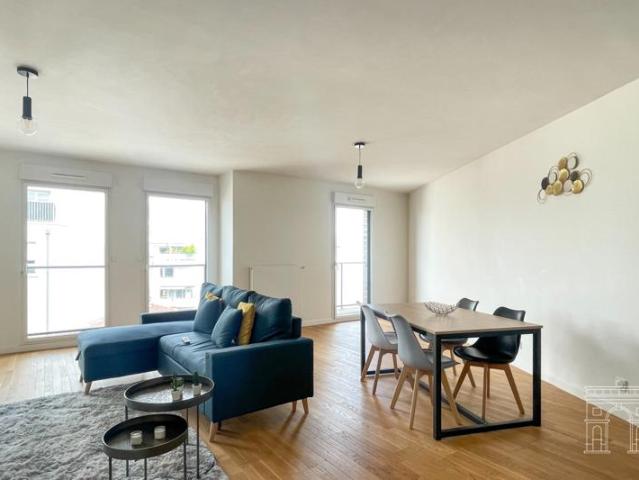 Superbe 4 pièces neuf meublé de 85 m2 avec terrasse, double