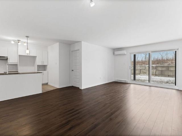 Superbe 5 1/2 Spacieux, Lumineux