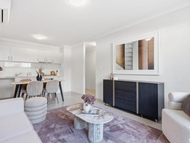 SUPERBLY EASY LIVING IN A GREAT LOCATION