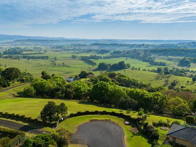 Superbly Manicured Block with Perfect North East Views