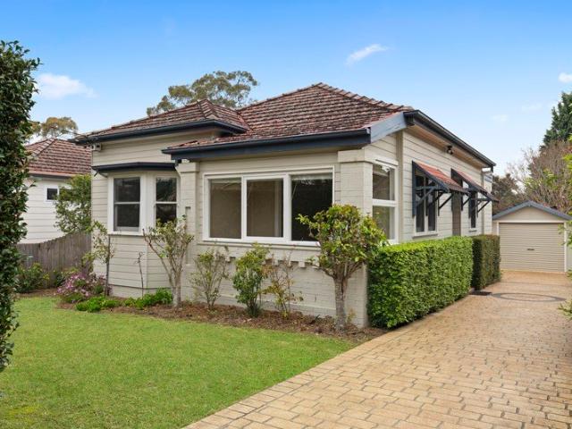 Superbly positioned family home with inspiring potential