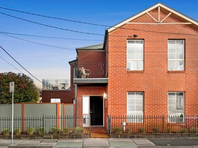 Superbly Positioned for Lifestyle or Investment