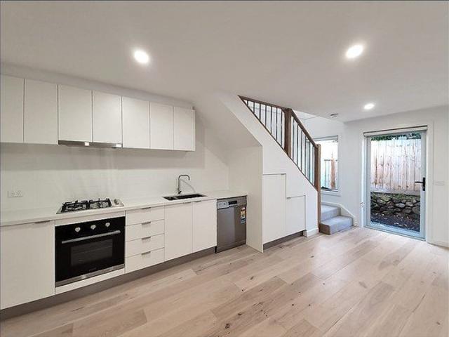 Superbly positioned in heart of Highton