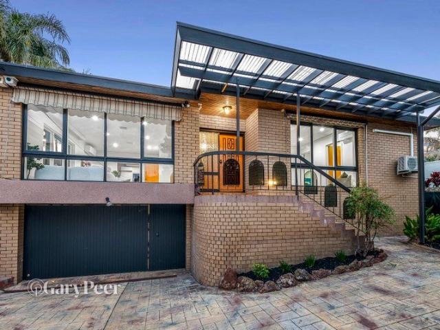 Superbly proportioned single level living