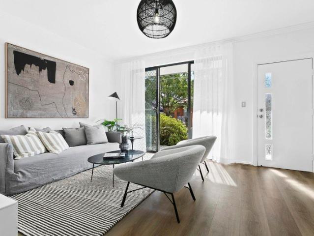 Superbly presented residence in a enviable location