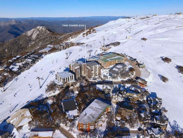 Superbly Renovated Ski In Ski Out Apartment
