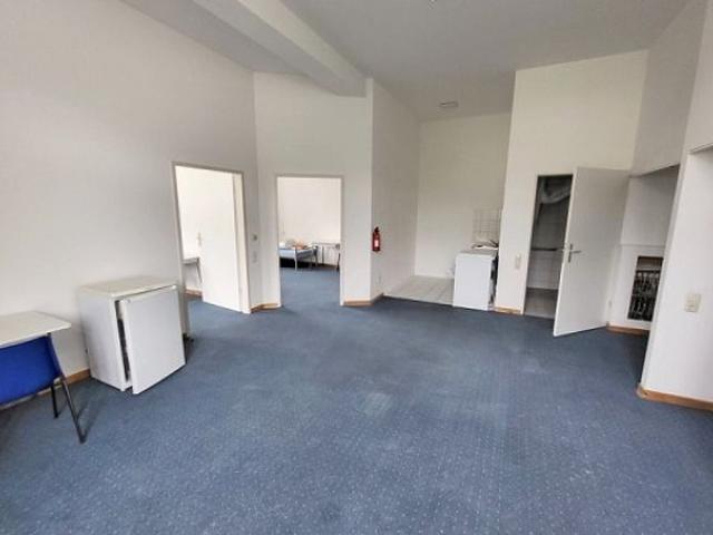 supergünstige 3 Raum Wohnung im Zentrum Neumarks