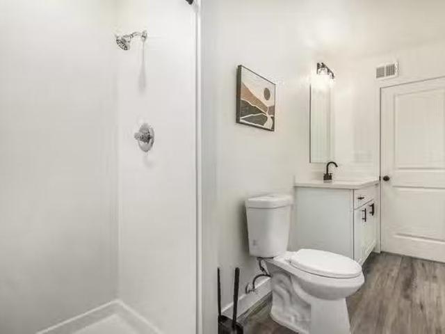 SUPERHOST NEW LISTING! Completely Renovated Home! FREE Double.