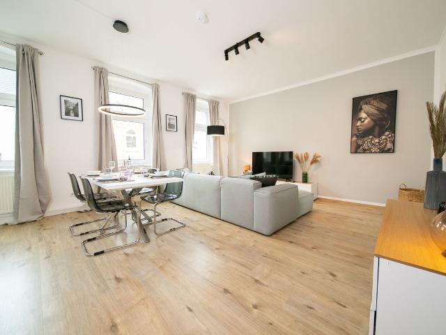 Superior Apartment | 70 QM | 3 ROOM | Central | Kitchen, Neuss Amsterdam Apartments for Rent