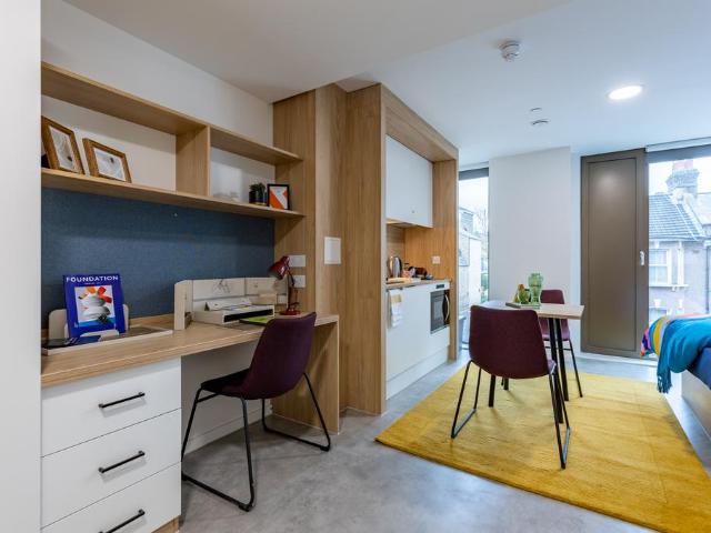 Superior Plus Skyline Studio at Venti. Studio to rent £2,817 pcm £650 pw