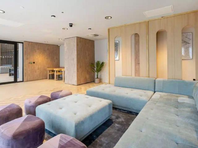 Superior Studio Floors 6 10