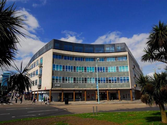 Superior Studios, 2A Old Town Street. Studio to rent £867 pcm £200 pw