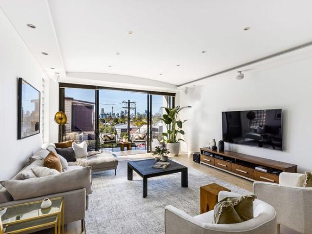 Superlative style, location and city views