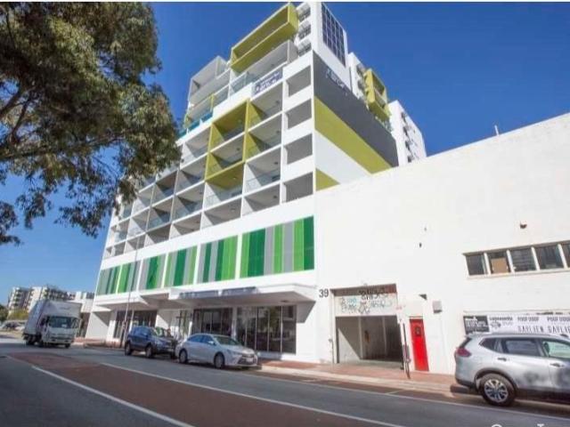 Supersize one bedder, 68sqm of Executive living ! Walk everywhere