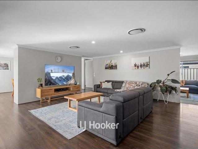 Supersized family home in Treendale