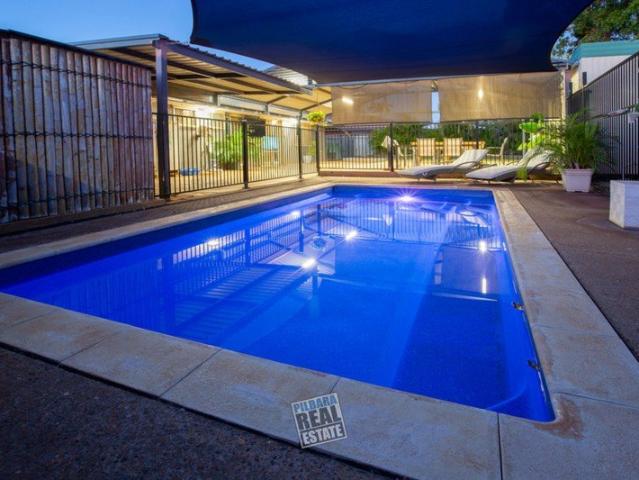 Supersized patio side access, pool & updated!