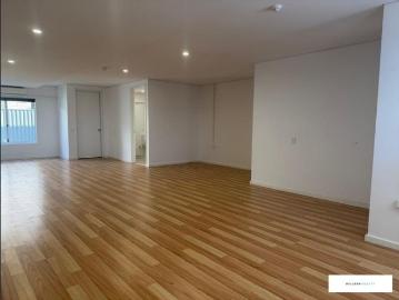 Supersized Studio with new kitchen and laundry in great location