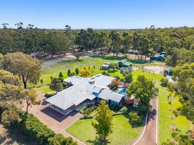 Picturesque 2.7 Acre Country Retreat