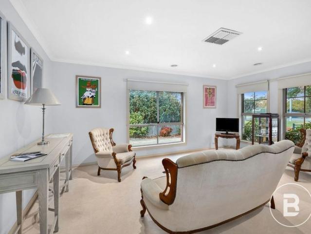 SUPREMELY PRESENTED HOME AWAITS