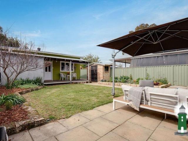 SUPRISE SUPRISE! CHARMING HILTON COTTAGE WITH SELF CONTAINED GRANNY FLAT