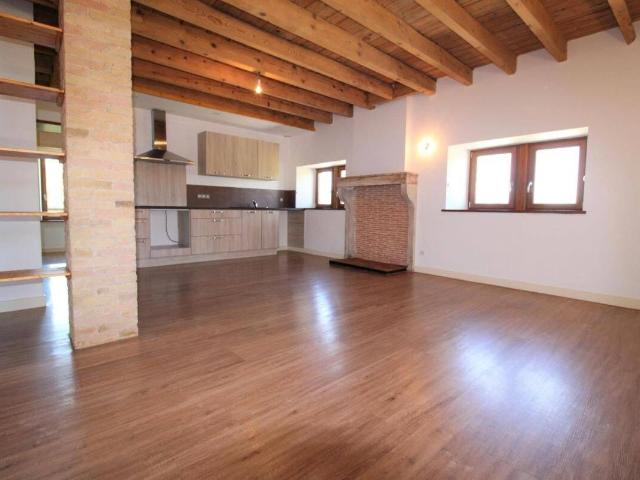 Sur la commune de CHARENTAY, MAISON T3 en duplex de 85m² !