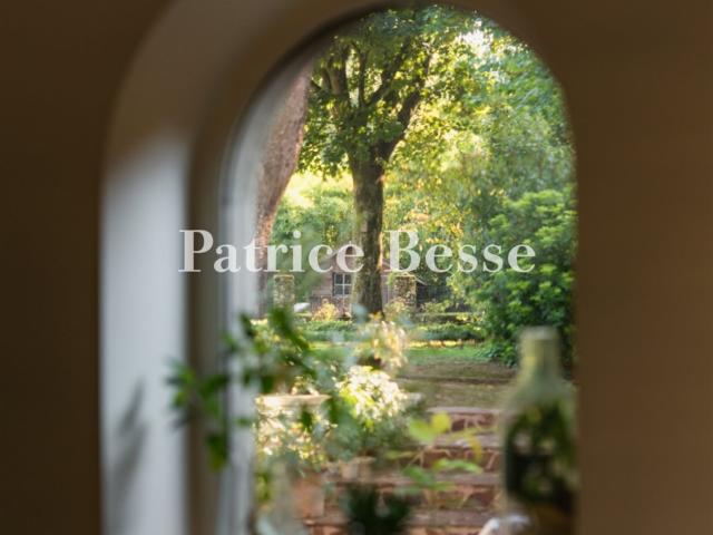 Sur la rive droite de la Seine, à Saint Germain les Corbeil. 245m² Saint Germain Lès Corbeil