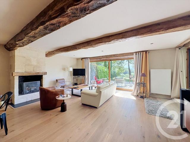 Sur les hauteurs de la commune de Soulan, à quelques minutes. 165m² Soulan